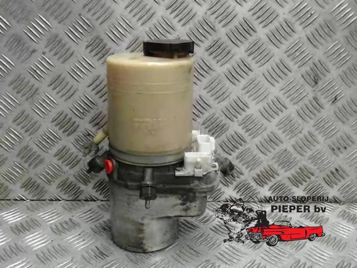 Gebruikte Pomp Servo Opel Vectra C Caravan 3.0 CDTI V6 24V Prijs € 75,00 Margeregeling aangeboden door Autosloperij Pieper BV