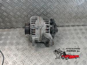 Gebruikte Dynamo Volkswagen Passat Variant (3B6) 2.5 TDI V6 24V Prijs € 52,50 Margeregeling aangeboden door Autosloperij Pieper BV