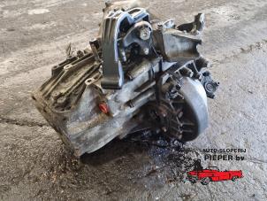 Gebruikte Versnellingsbak Peugeot Expert (G9) 2.0 HDi 140 16V Prijs € 420,00 Margeregeling aangeboden door Autosloperij Pieper BV