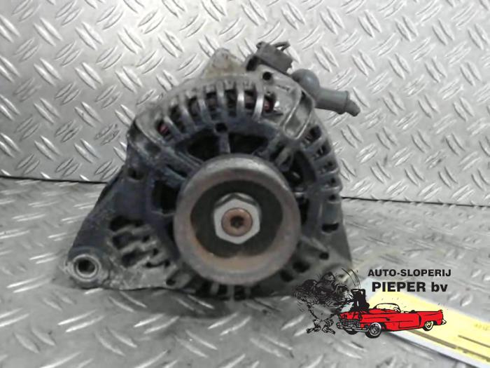 Gebruikte Dynamo Hyundai Coupe 2.7 V6 24V Prijs € 50,00 Margeregeling aangeboden door Autosloperij Pieper BV