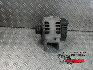 Gebruikte Dynamo Renault Laguna II Grandtour (KG) 2.0 16V Prijs op aanvraag aangeboden door Autosloperij Pieper BV