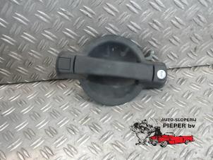 Gebruikte Deurgreep 2Deurs links Fiat Doblo Cargo (223) 1.9 JTD Prijs € 31,50 Margeregeling aangeboden door Autosloperij Pieper BV