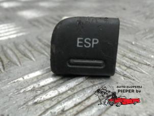 Gebruikte ESP Schakelaar Audi A4 Avant Quattro (B7) 2.0 TFSI 20V Prijs € 10,50 Margeregeling aangeboden door Autosloperij Pieper BV