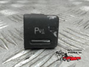 Gebruikte PDC Schakelaar Audi A4 Avant Quattro (B7) 2.0 TFSI 20V Prijs € 10,50 Margeregeling aangeboden door Autosloperij Pieper BV