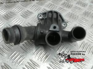 Gebruikte Thermostaathuis Audi A4 Avant Quattro (B7) 2.0 TFSI 20V Prijs € 36,75 Margeregeling aangeboden door Autosloperij Pieper BV