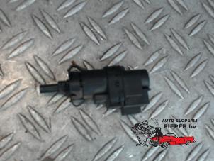 Gebruikte Schakelaar Remlicht Ford Tourneo Courier (JU2) 1.0 Ti-VCT EcoBoost 12V Prijs op aanvraag aangeboden door Autosloperij Pieper BV