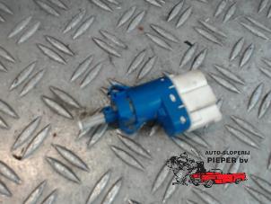 Gebruikte Schakelaar Remlicht Ford Tourneo Courier (JU2) 1.0 Ti-VCT EcoBoost 12V Prijs op aanvraag aangeboden door Autosloperij Pieper BV