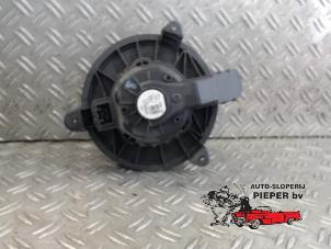 Gebruikte Blower Ford Tourneo Courier (JU2) 1.0 Ti-VCT EcoBoost 12V Prijs op aanvraag aangeboden door Autosloperij Pieper BV