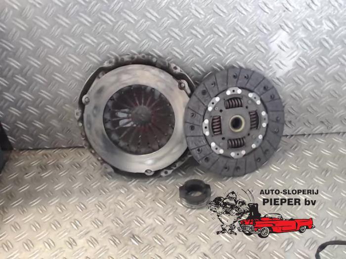 Gebruikte Koppelingsset (compleet) Volkswagen Caddy III (2KA,2KH,2CA,2CH) 1.6 TDI 16V Prijs € 78,75 Margeregeling aangeboden door Autosloperij Pieper BV