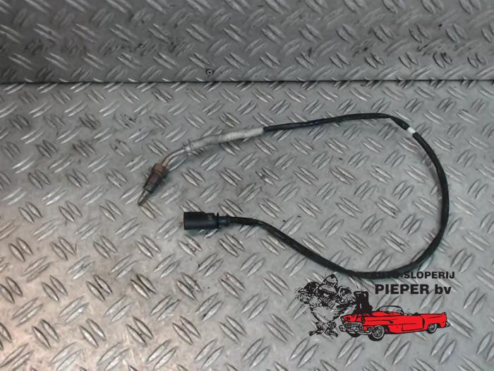 Gebruikte Uitlaat temperatuursensor Volkswagen Caddy III (2KA,2KH,2CA,2CH) 1.6 TDI 16V Prijs € 42,00 Margeregeling aangeboden door Autosloperij Pieper BV