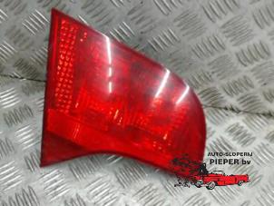 Gebruikte Achterlicht links Audi A4 Avant Quattro (B7) 2.0 TFSI 20V Prijs € 26,25 Margeregeling aangeboden door Autosloperij Pieper BV