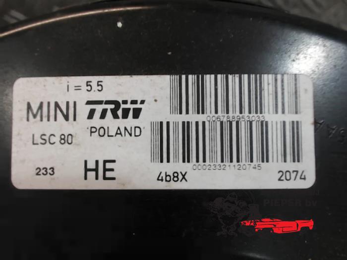 Rembekrachtiger van een MINI Mini (R56) 1.6 16V Cooper 2012