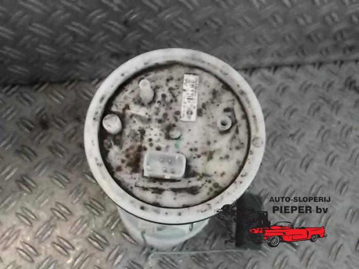 Benzinepomp van een MINI Mini (R56) 1.6 16V Cooper 2012