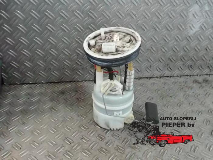 Benzinepomp van een MINI Mini (R56) 1.6 16V Cooper 2012