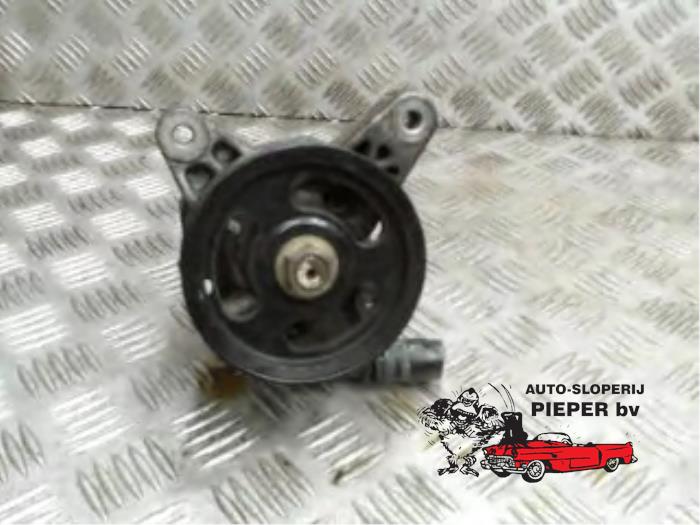 Gebruikte Pomp Servo Honda Civic (EM) 1.7 16V LS Prijs € 78,75 Margeregeling aangeboden door Autosloperij Pieper BV