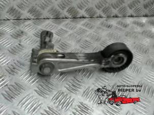 Gebruikte Spanner multiriem Peugeot 207 SW (WE/WU) 1.4 16V Vti Prijs € 15,75 Margeregeling aangeboden door Autosloperij Pieper BV