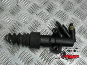 Gebruikte Koppeling Hulp Cilinder Peugeot 207 SW (WE/WU) 1.4 16V Vti Prijs € 26,25 Margeregeling aangeboden door Autosloperij Pieper BV