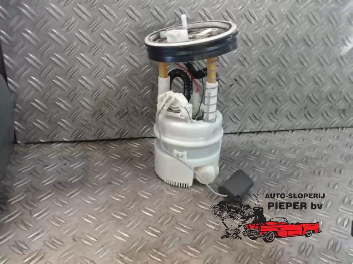 Gebruikte Benzinepomp Mini Mini (R56) 1.4 16V One Prijs € 52,50 Margeregeling aangeboden door Autosloperij Pieper BV