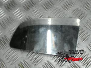 Gebruikte Spiegelglas links Opel Omega B Caravan (21/22/23) 2.5 DTI 24V Prijs € 10,50 Margeregeling aangeboden door Autosloperij Pieper BV