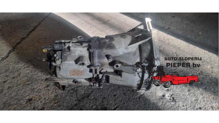Gebruikte Versnellingsbak BMW 3 serie (E36/4) 318i Prijs € 200,00 Margeregeling aangeboden door Autosloperij Pieper BV