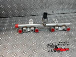 Gebruikte Injector brug Peugeot 308 (4A/C) 1.6 16V THP 150 Prijs op aanvraag aangeboden door Autosloperij Pieper BV