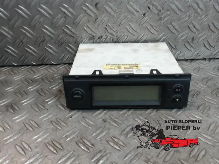 Gebruikte Display Interieur Nissan Micra (K12) 1.4 16V Prijs € 26,25 Margeregeling aangeboden door Autosloperij Pieper BV