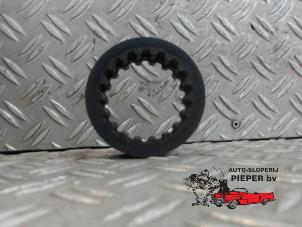 Gebruikte Multiriem Volkswagen Transporter/Caravelle T5 2.5 TDi Prijs op aanvraag aangeboden door Autosloperij Pieper BV