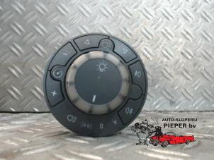 Gebruikte Schakelaar Licht Opel Corsa D 1.4 16V Twinport Prijs op aanvraag aangeboden door Autosloperij Pieper BV