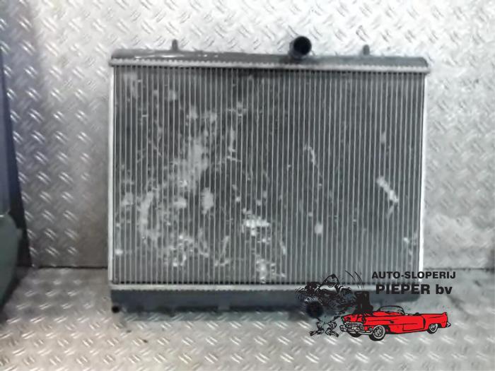 Gebruikte Radiateur Peugeot 308 (4A/C) 1.6 16V THP 150 Prijs € 36,75 Margeregeling aangeboden door Autosloperij Pieper BV