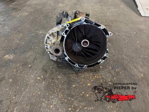 Gebruikte Versnellingsbak Ford Transit 2.0 TDdi 16V 260S Prijs € 315,00 Margeregeling aangeboden door Autosloperij Pieper BV