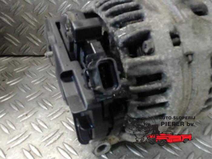 Dynamo van een Ford Transit 2.0 TDdi 16V 260S 2003