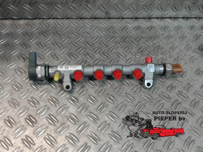 Gebruikte Injector brug Audi A6 (C7) 2.0 TDI 16V Prijs € 63,00 Margeregeling aangeboden door Autosloperij Pieper BV