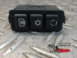 Gebruikte Airco Schakelaar BMW 3 serie Compact (E36/5) 323Ti Prijs op aanvraag aangeboden door Autosloperij Pieper BV