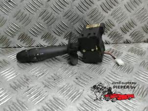 Gebruikte Richtingaanwijzer Schakelaar Renault Kangoo Express (FC) 1.5 dCi 60 Prijs € 26,25 Margeregeling aangeboden door Autosloperij Pieper BV