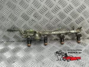 Gebruikte Injector brug Honda Civic (EP/EU) 1.6 16V VTEC Prijs € 63,00 Margeregeling aangeboden door Autosloperij Pieper BV