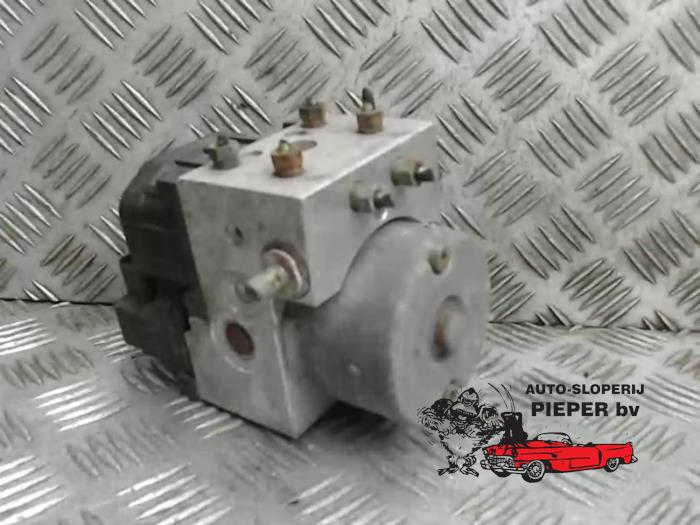 Gebruikte ABS Pomp Honda Civic (EP/EU) 1.6 16V VTEC Prijs € 52,50 Margeregeling aangeboden door Autosloperij Pieper BV