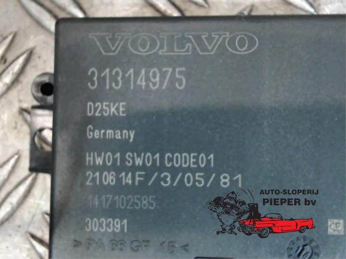 Module PDC van een Volvo V40 (MV) 2.0 D4 16V 2014