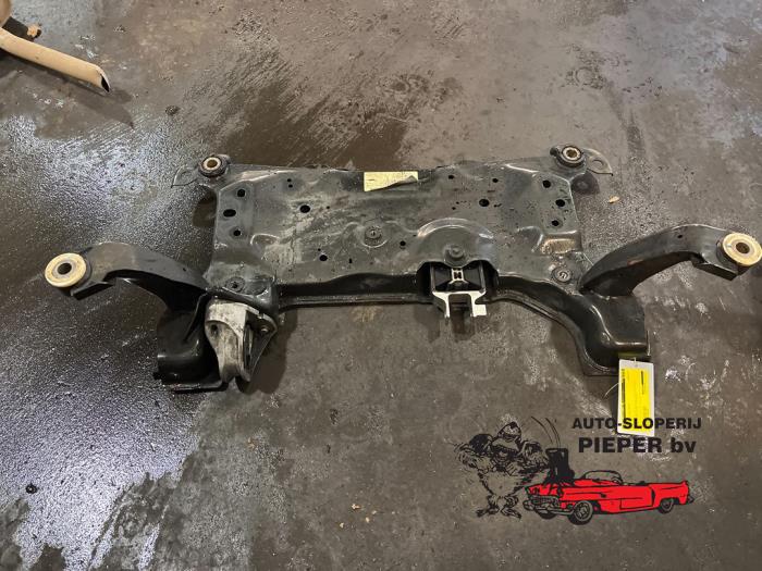 Gebruikte Subframe Volvo V40 (MV) 2.0 D4 16V Prijs € 131,25 Margeregeling aangeboden door Autosloperij Pieper BV