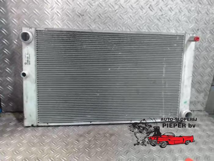 Radiateur van een BMW 5 serie Touring (E61) 525d 24V 2007