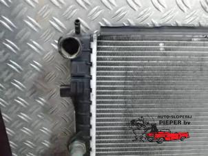 Radiateur van een Audi A1 (8X1/8XK) 1.2 TFSI 2011