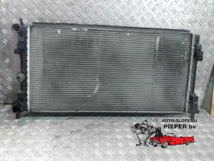 Radiateur van een Audi A1 (8X1/8XK) 1.2 TFSI 2011