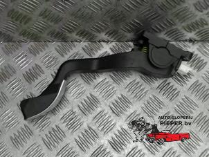 Gebruikte Gaspedaal Peugeot 307 CC (3B) 2.0 16V Prijs € 26,25 Margeregeling aangeboden door Autosloperij Pieper BV