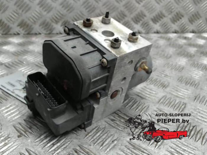 Gebruikte ABS Pomp Peugeot 306 (7A/C/S) 1.6i XR,XT,ST Prijs € 52,50 Margeregeling aangeboden door Autosloperij Pieper BV
