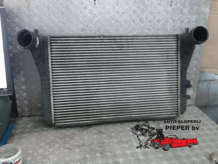 Gebruikte Intercooler Volkswagen Caddy III (2KA,2KH,2CA,2CH) 1.9 TDI Prijs € 52,50 Margeregeling aangeboden door Autosloperij Pieper BV