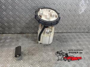 Gebruikte Benzinepomp Renault Scénic I (JA) 1.6 16V Prijs € 52,50 Margeregeling aangeboden door Autosloperij Pieper BV