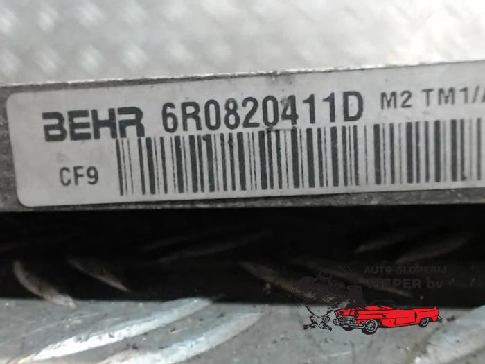 Airco Condensor van een Volkswagen Polo V (6R) 1.2 12V BlueMotion Technology 2010