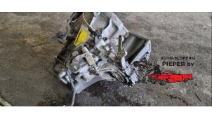 Gebruikte Versnellingsbak Nissan X-Trail (T30) 2.2 dCi 16V 4x2 Prijs op aanvraag aangeboden door Autosloperij Pieper BV