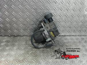 Gebruikte Secundaire Pomp Citroen C2 (JM) 1.4 Prijs € 52,50 Margeregeling aangeboden door Autosloperij Pieper BV