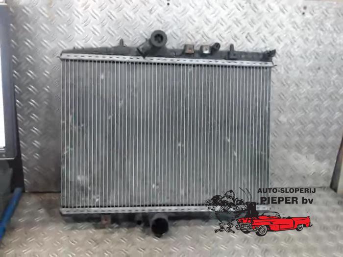 Gebruikte Radiateur Peugeot 607 (9D/U) 2.2 HDi 16V FAP Prijs € 42,00 Margeregeling aangeboden door Autosloperij Pieper BV