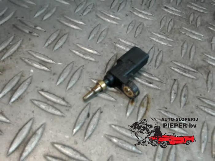 Gebruikte Temperatuursensor Motor Volkswagen Up! (121) 1.0 12V 60 Prijs € 15,75 Margeregeling aangeboden door Autosloperij Pieper BV